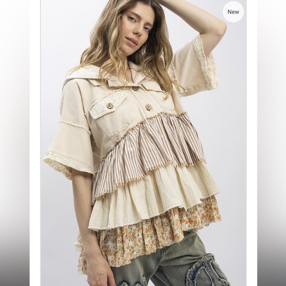 Boutique Jackets & Blazers - OH585–(🚨 TAN PRE ORDER) TIERED HOODED SHORT SLEEVE JACKETS